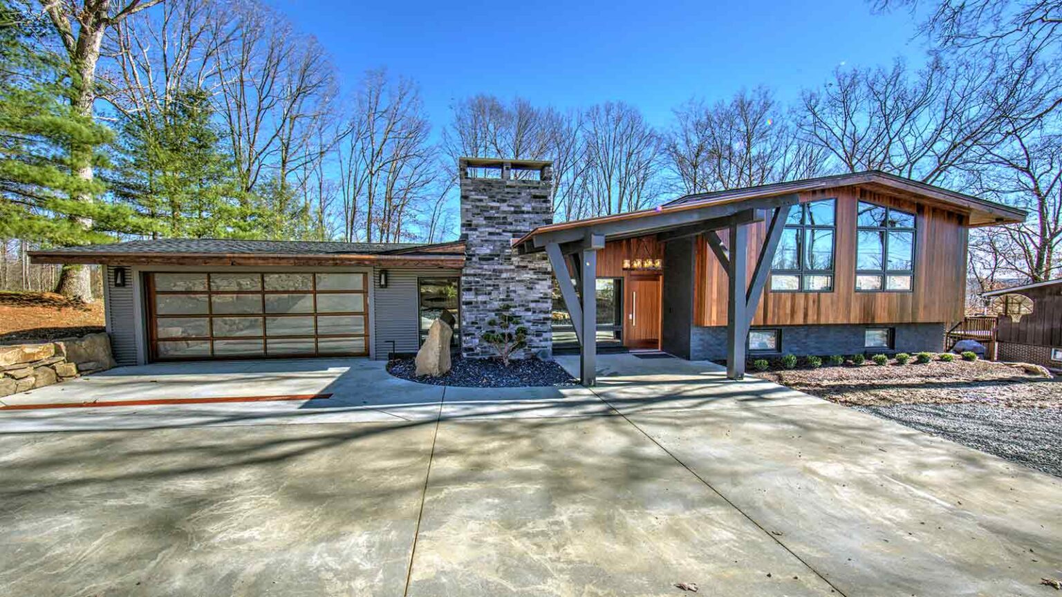 Hawes Rd exterior front